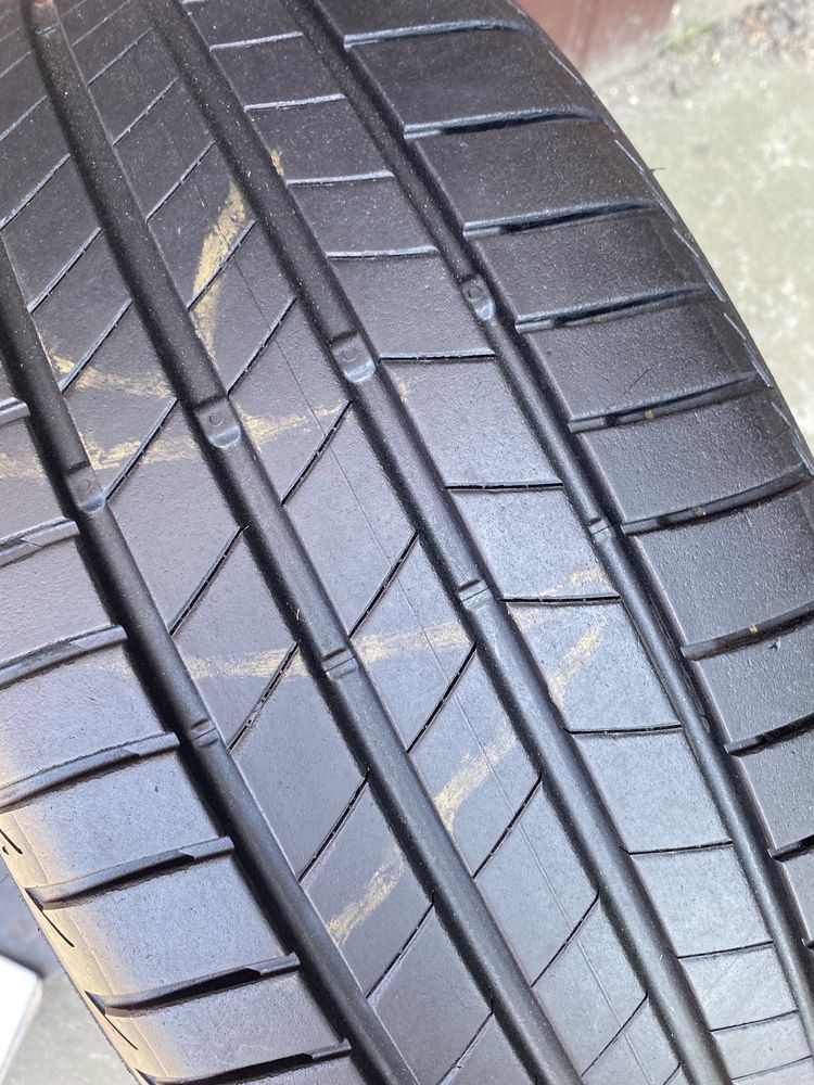 Opona 225/40r19 Bridgestonr Turanza T005