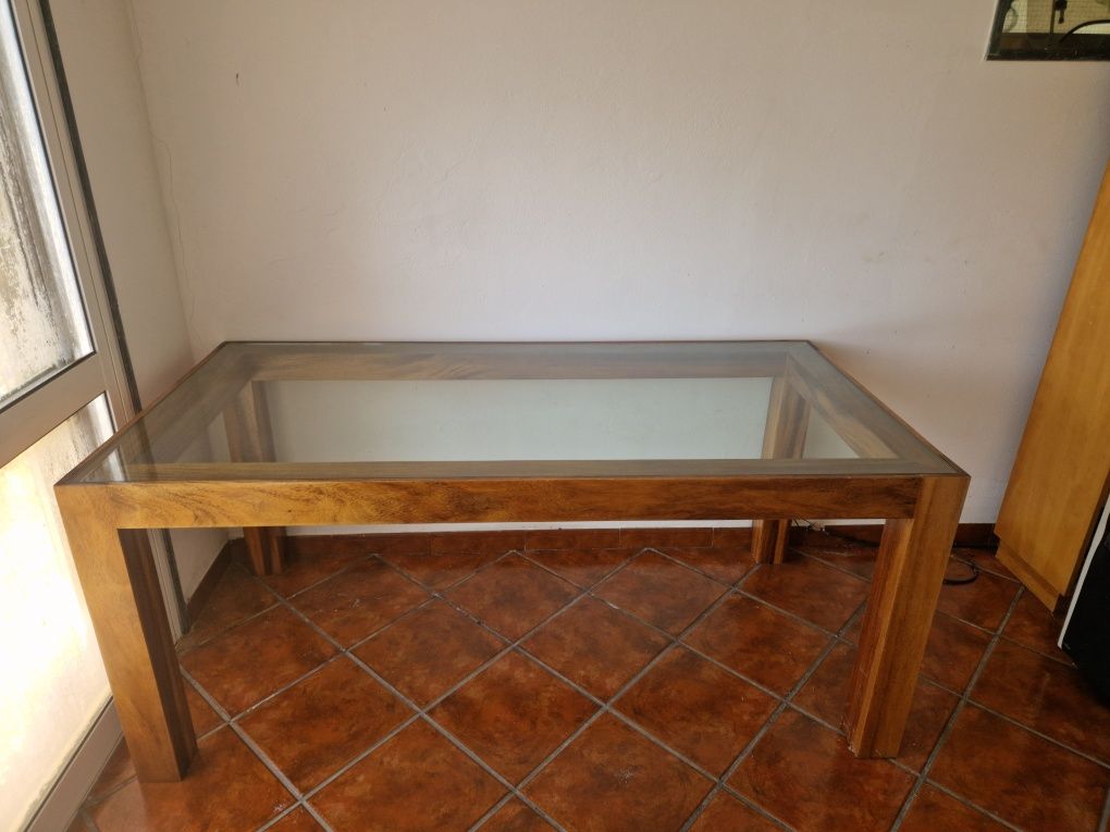 Mesa jantar madeira maciça com tampo de vidro