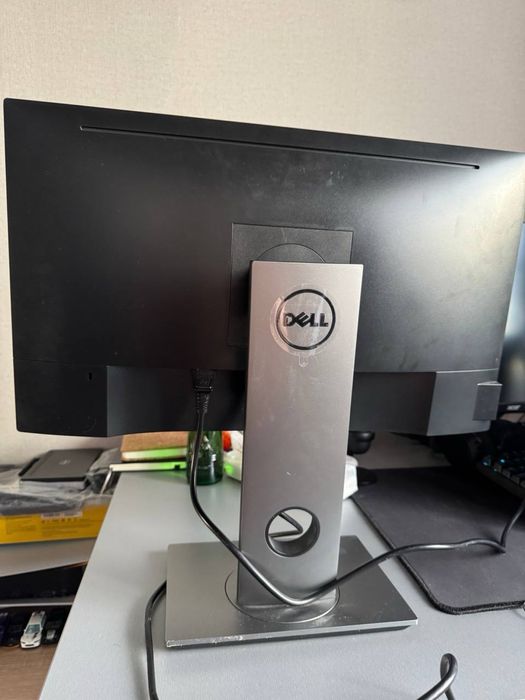 Монітор Dell P2417H.