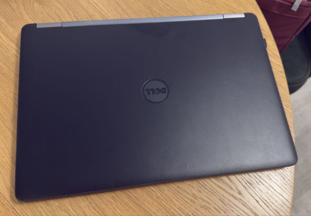 DELL Latitude E7470 i5 -6300U 8GB/256GB