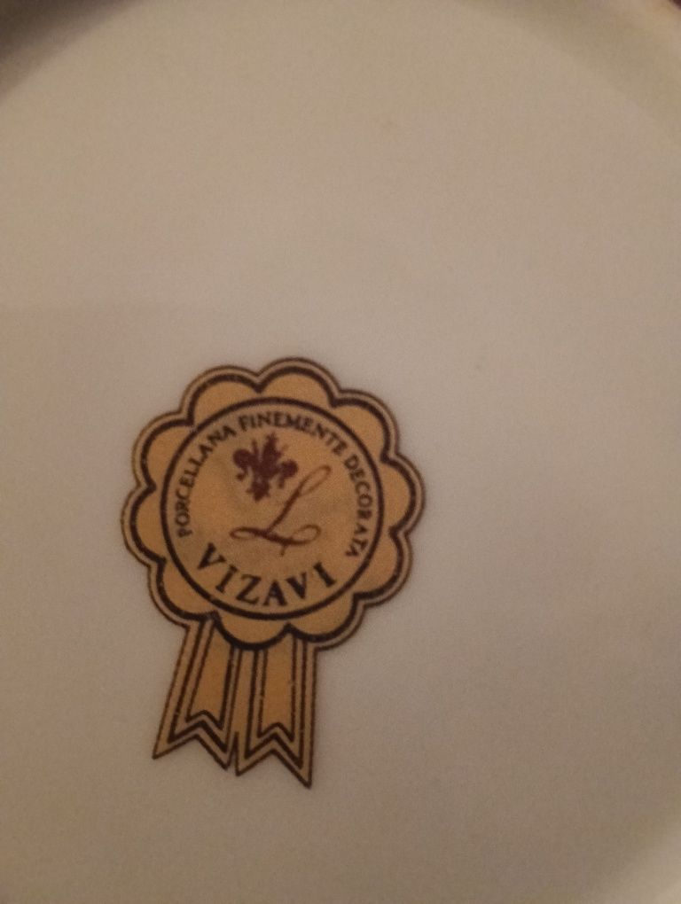 Prato com pega em porcelana Vizavi em excelente estado 17 cm diâmetro