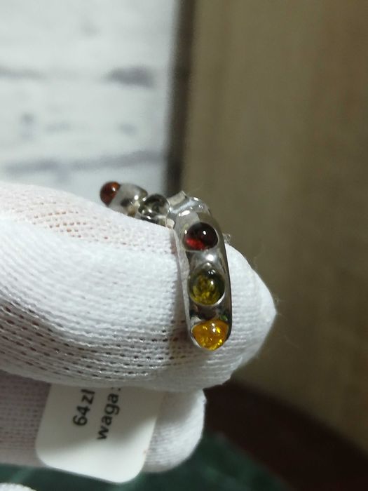 Серебряный набор серьги и кулон с янтарем.