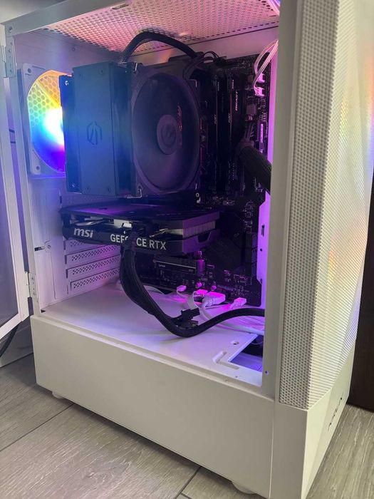 PC Ryzen 7 5700X3D + RTX 4060 | Jak nowy, pełny komplet z pudełkami