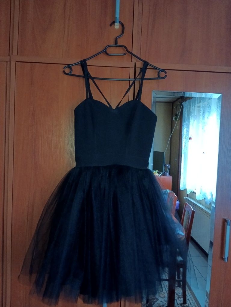 Sukienka czarna z tiulem