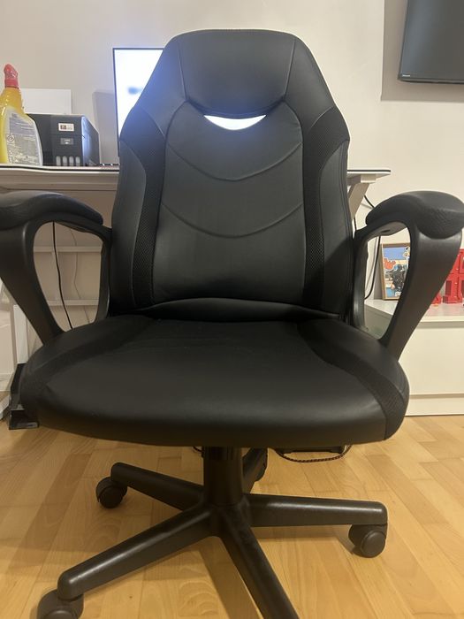 Komputer Gamingowy z procesroem oraz pełnym wyposażeniem