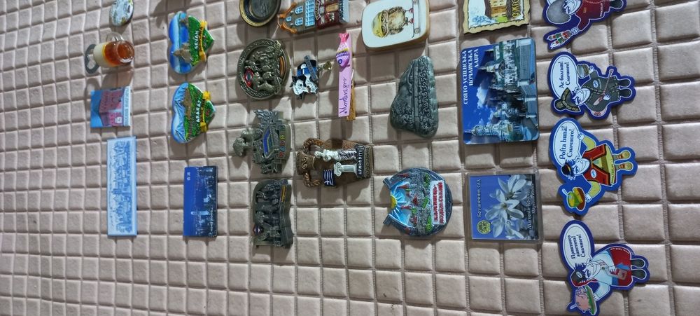 Колекція магнітів на холодильник з різних країн,  ціна за всі 700 грн