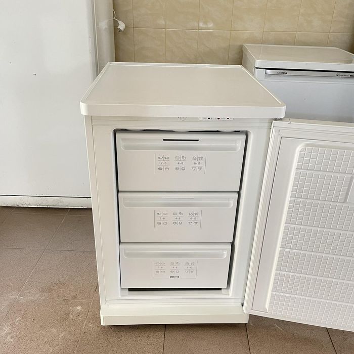 Морозильна камера Bosch морозілка