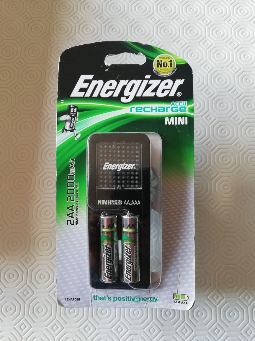 Pack carregador e 2 pilhas AA 2000mah Energizer