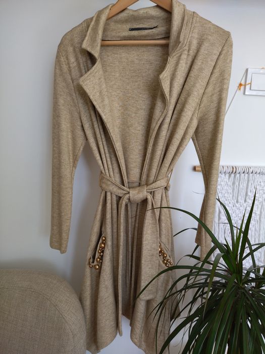 Narzutka  damska rozmiar 36 z paskiem