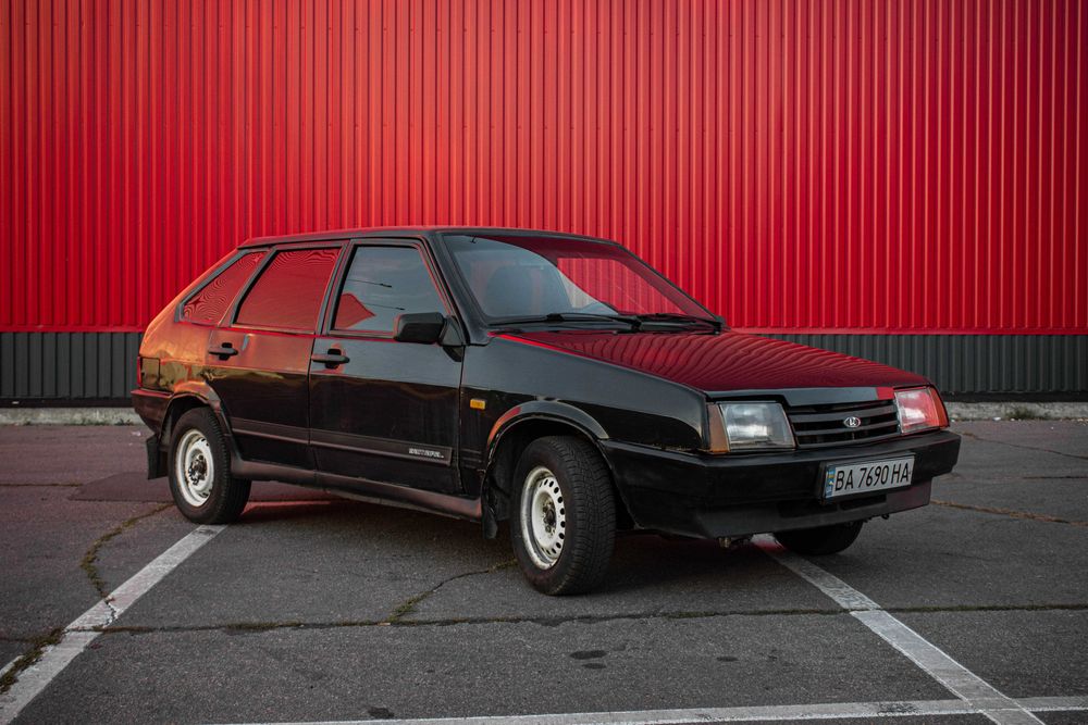 Ваз 2109 інжектор Продаю зі зв'язком виїзду за кордон