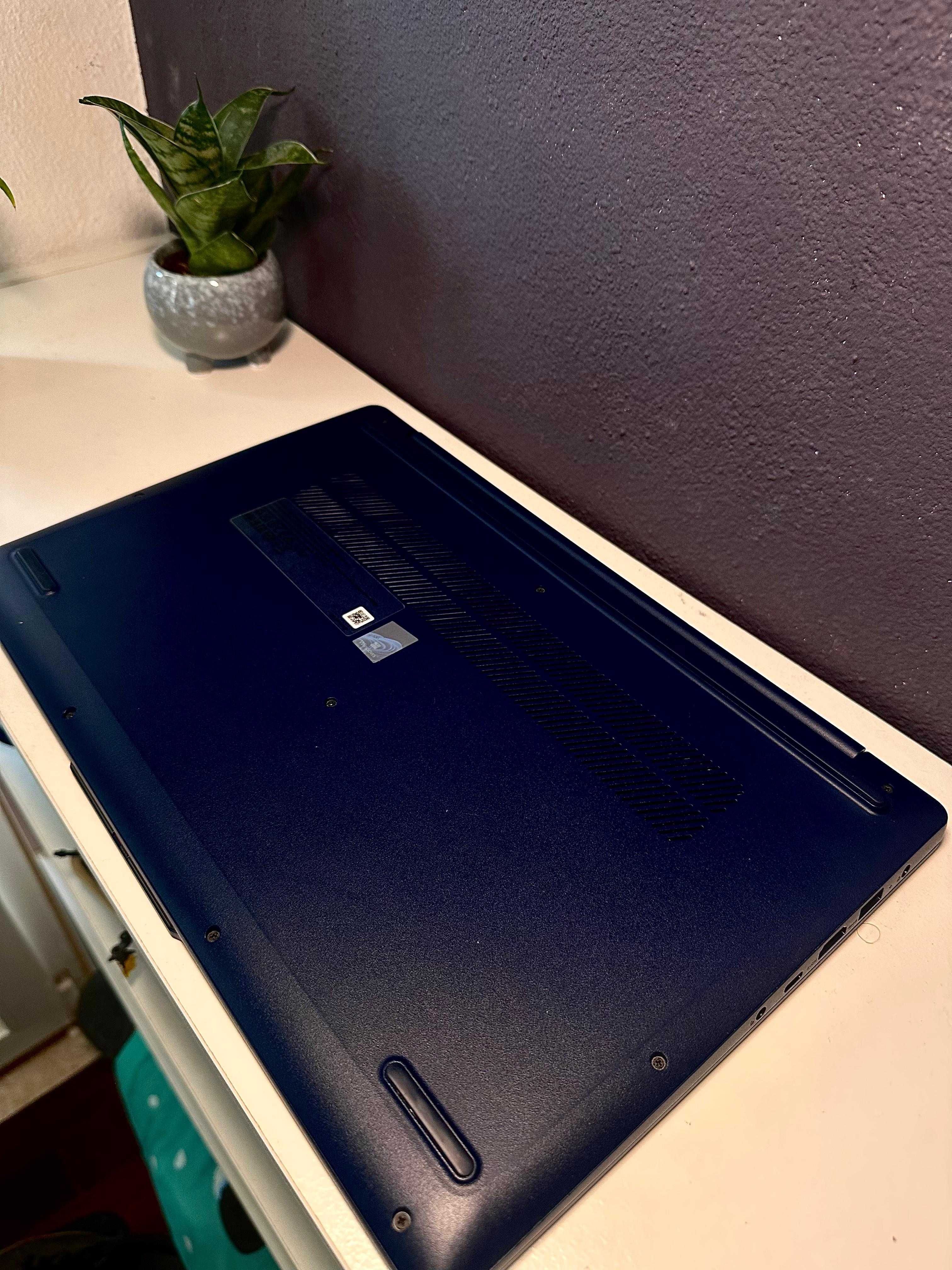 Computador / PC / Portátil Lenovo 15,8'' Ecrã Tátil - i7 13ª Geração