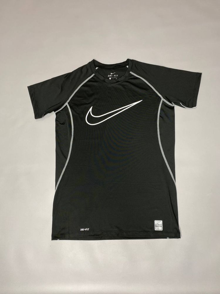 Рашгард Nike, спортивна футболка ніке найк
