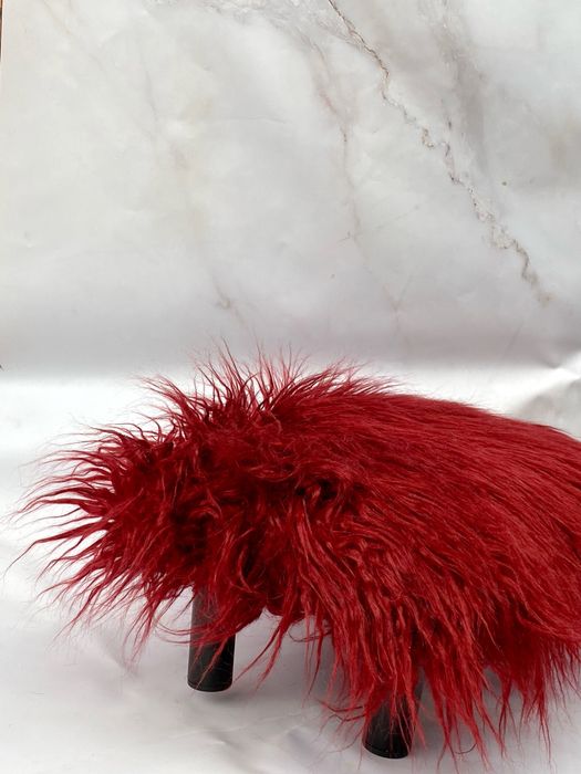Пуф декоративний невисокий пухнастий червоний