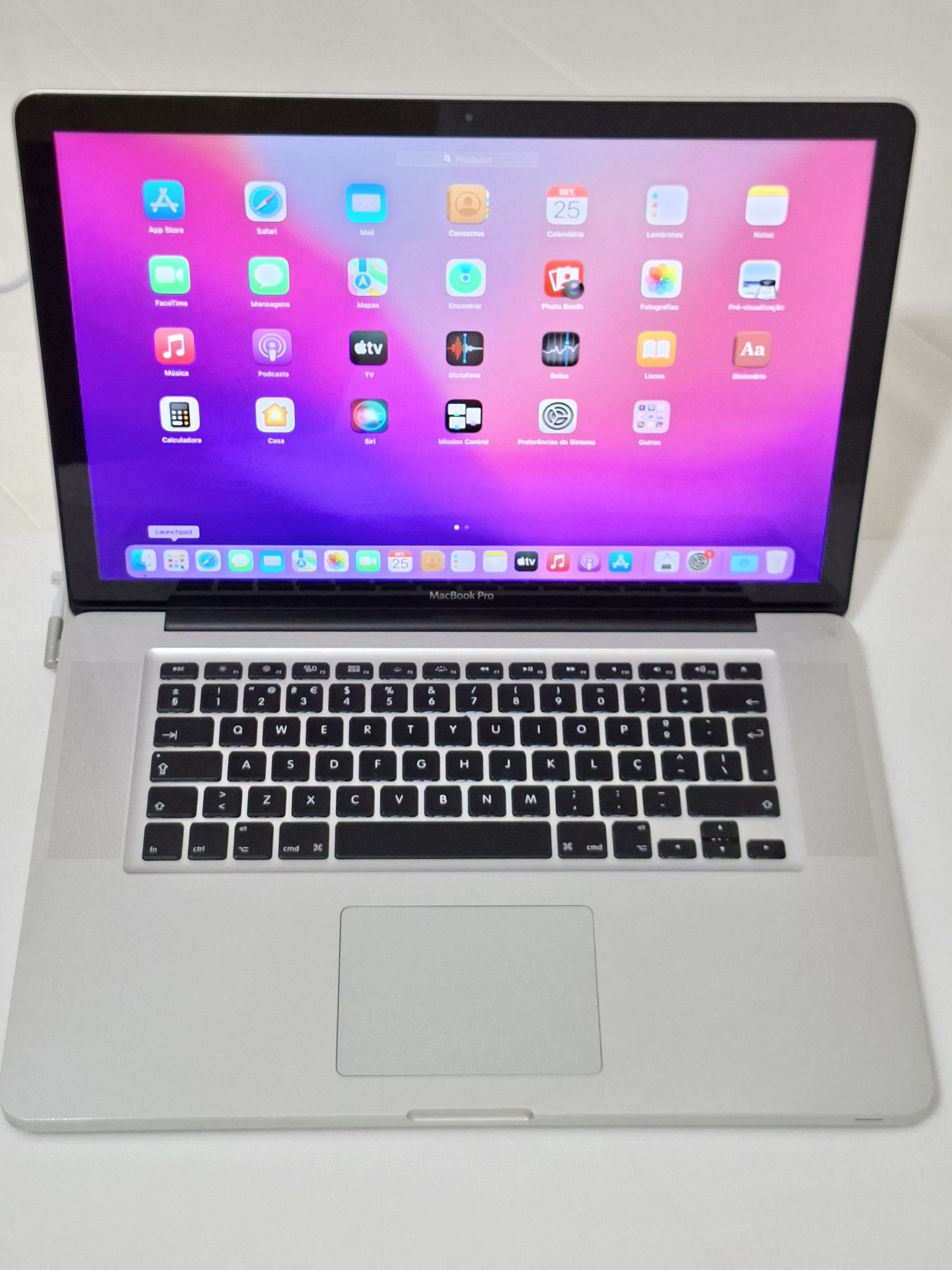 MacBook Pro Core i7 MacOS Monterey| SSD 240G | 8 Gig RAM , Impecável