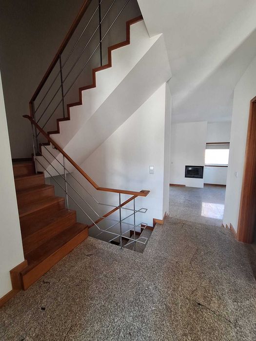 Arrenda-se Moradia T3