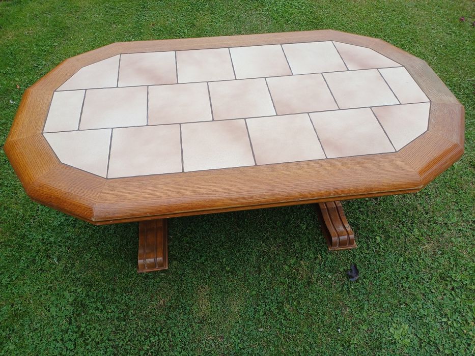 Łatwo stół  solidny