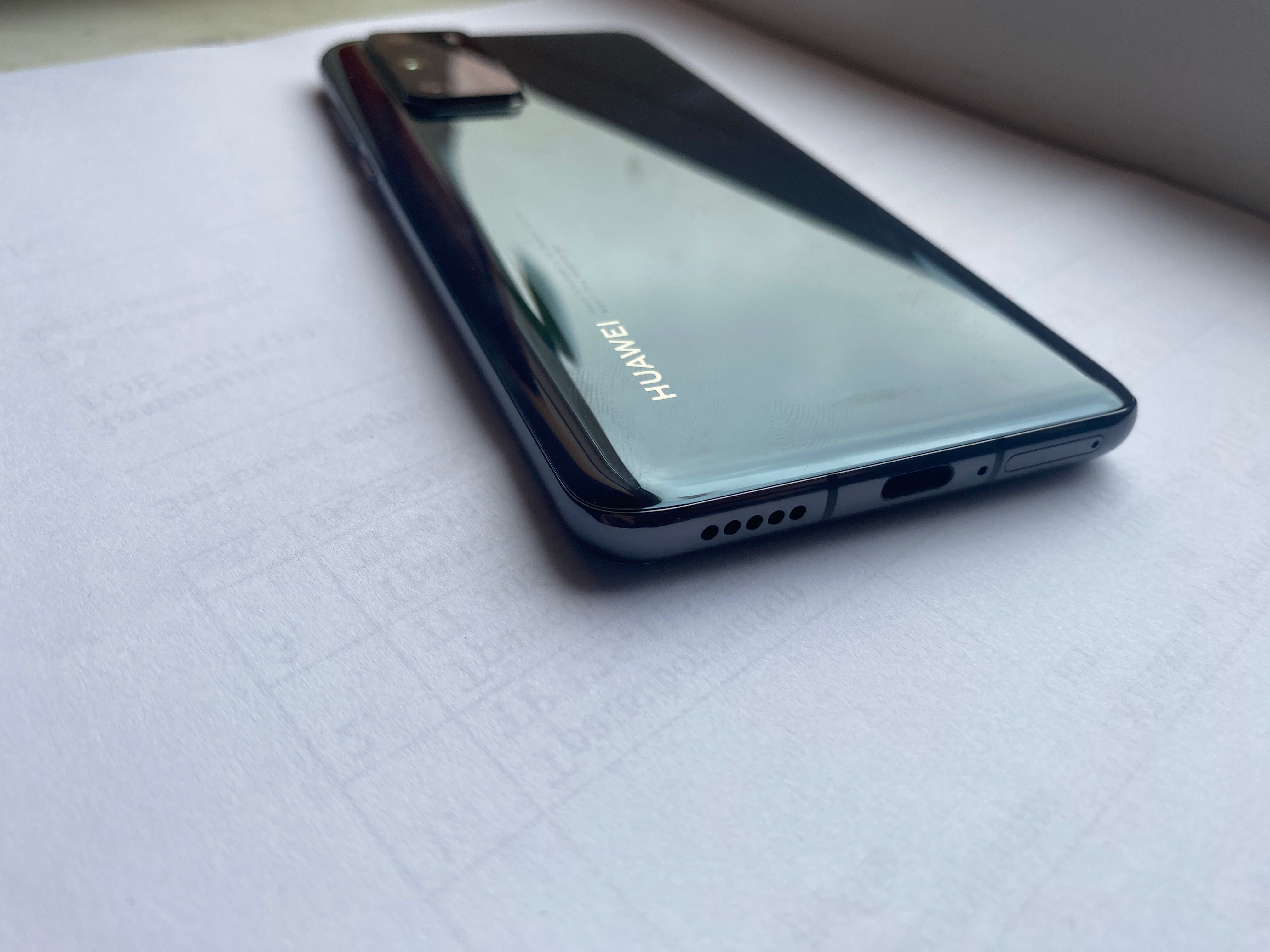Huawei P40 8-128 оригінал як новий