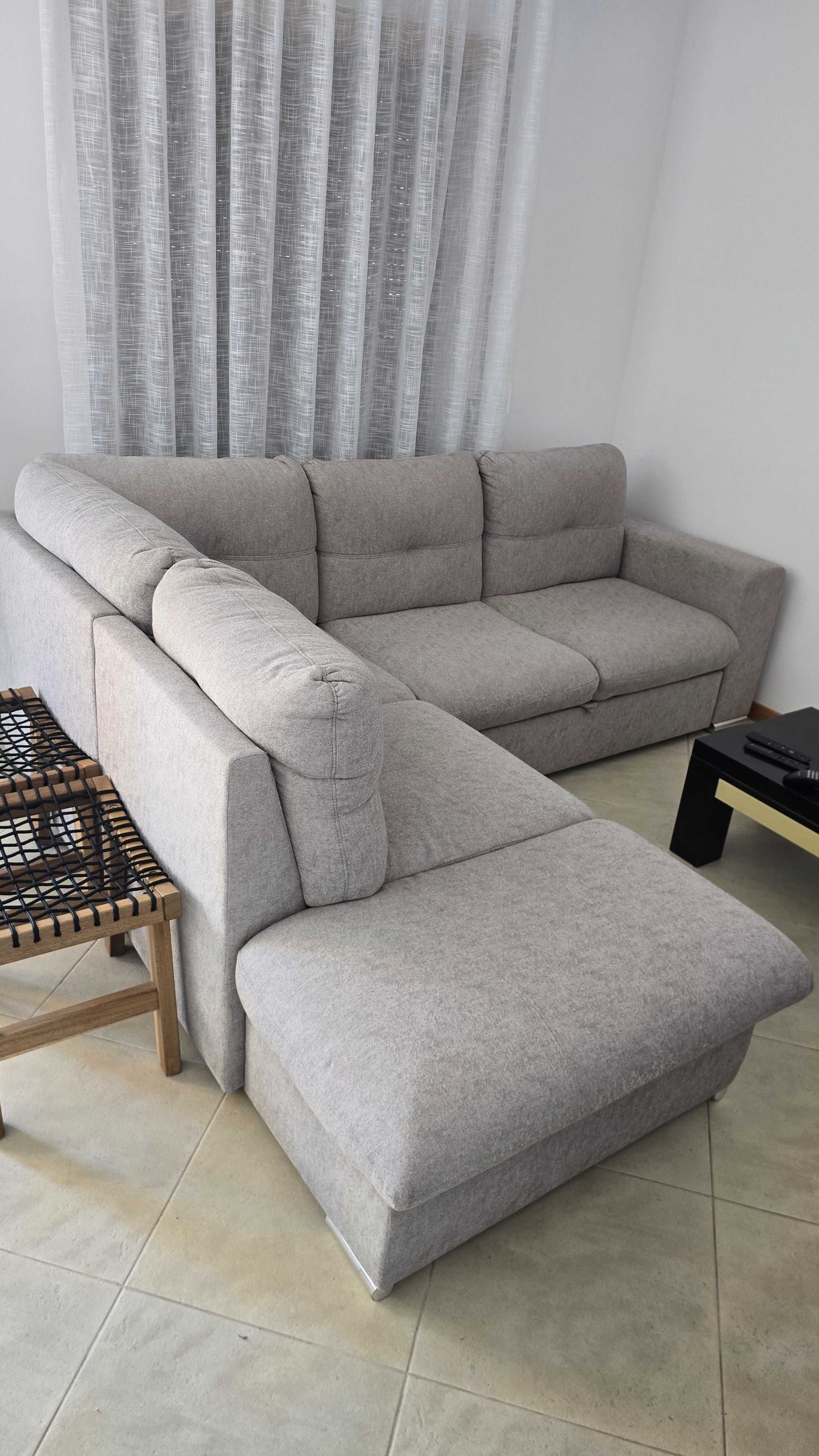 Sofa cinza claro