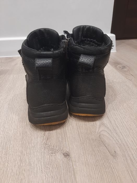 Продамо шкіряні ботінки черевики чобітки зимові