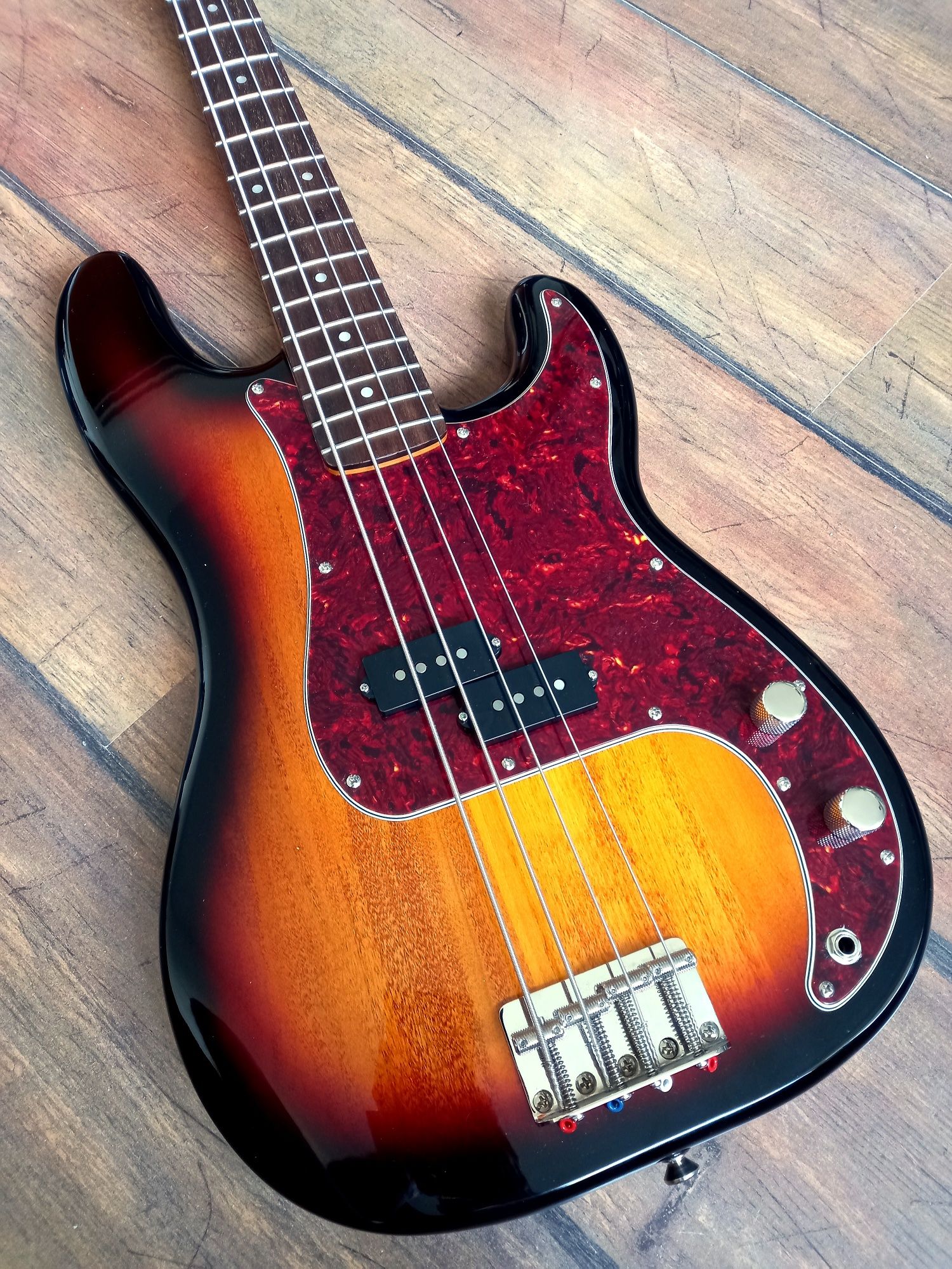 Squier Precision Bass Classic Vibe Gitara Basowa