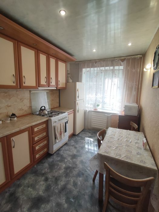 Здам трикімнатну квартиру в оренду. Бабурка