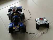 Moto 4 com comando