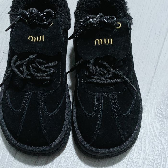 Ботинки- кросівки на хутрі жіночі