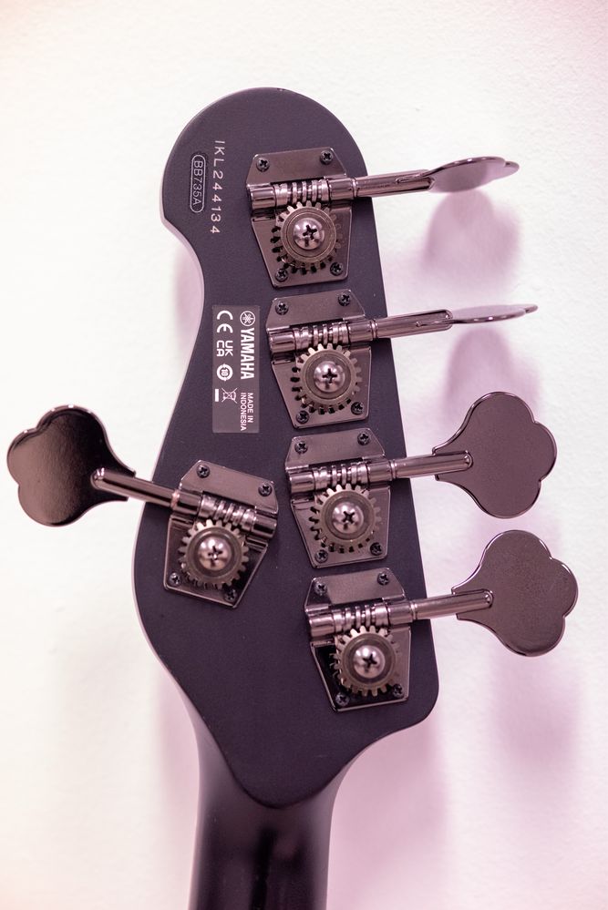 Gitara Basowa Yamaha BB 735-A
