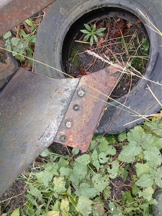 Прдам плуг до трактора  т-25