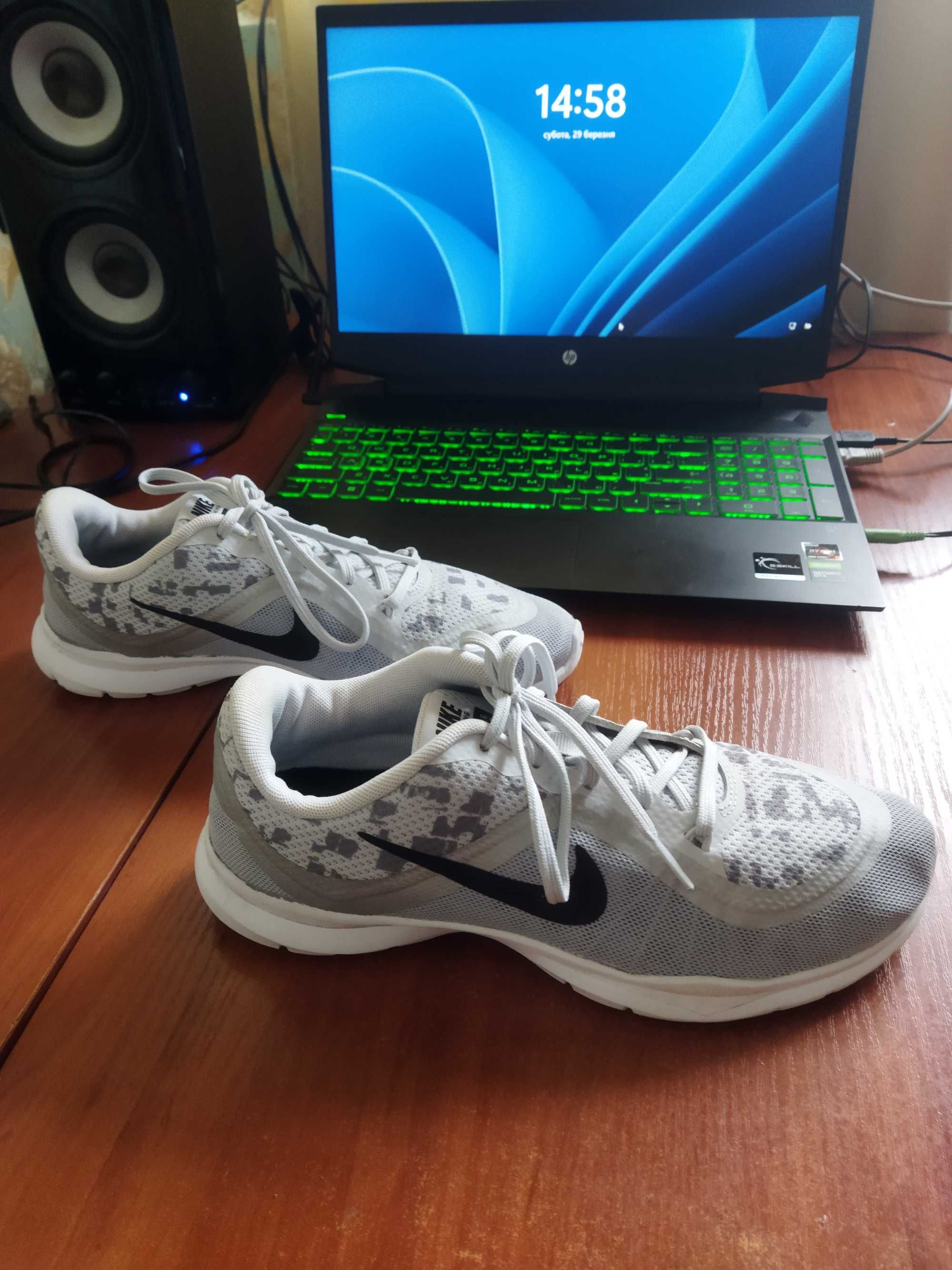 Кросівки Nike FLEX TRAINER