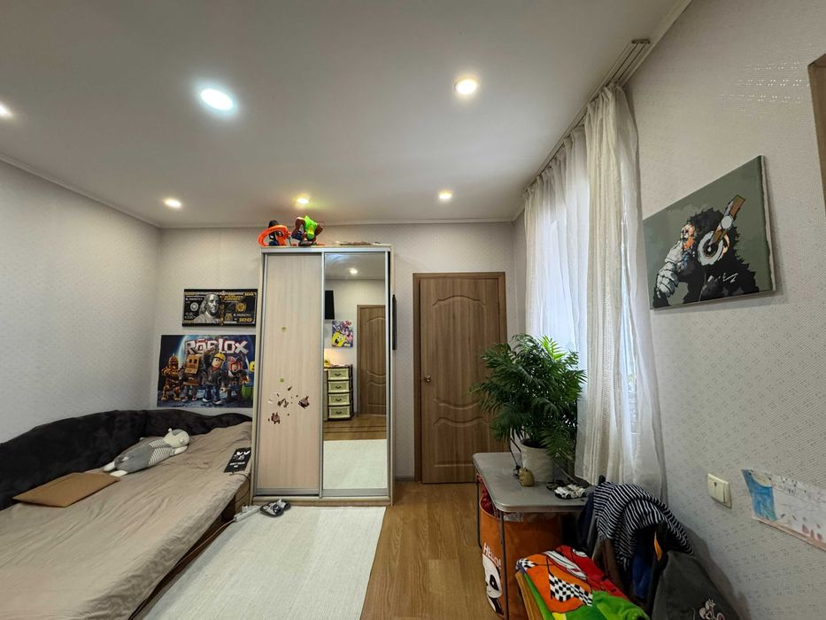 Частина будинку з жилим ремонтом у Михайлівці-Рубежівці. БЕЗ%