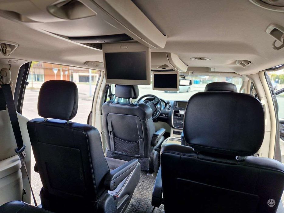 Chrysler town & country.
Gasolina/Gas