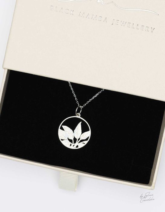 Szept Natury –Srebrny925  Naszyjnik z Ażurowymi Liśćmi