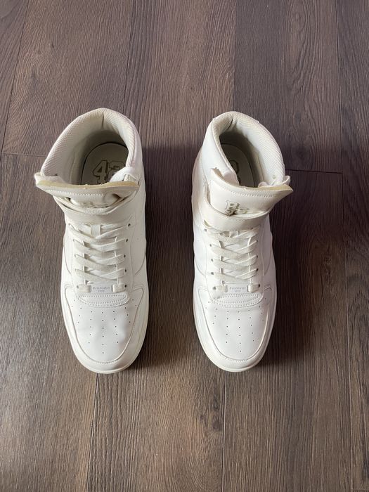 bershka високі білі чоловічі кросівки кеди кроси 43 р. 28 см устілка