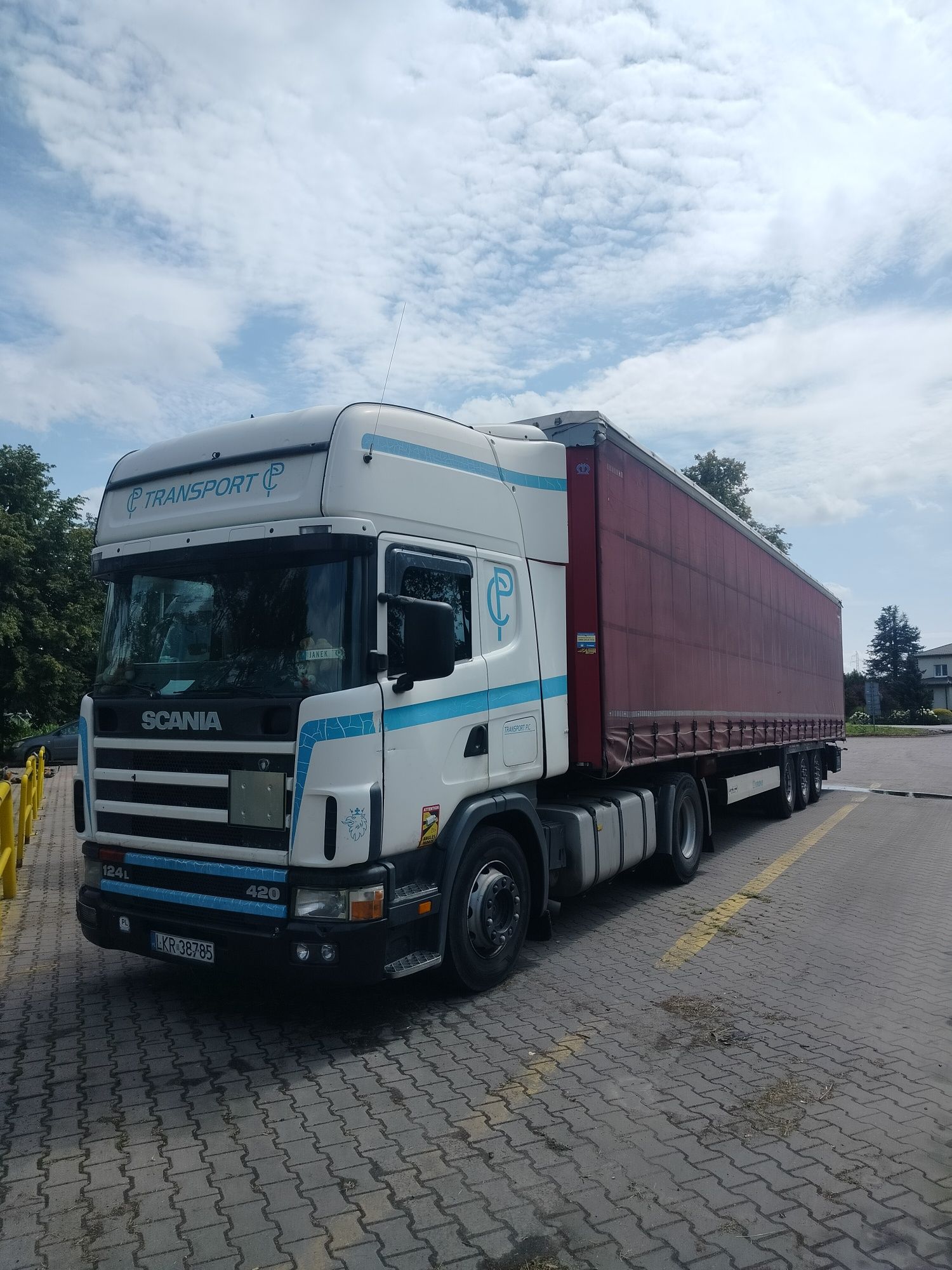 Scania 124L 420  w ciągłym ruchu krajowym