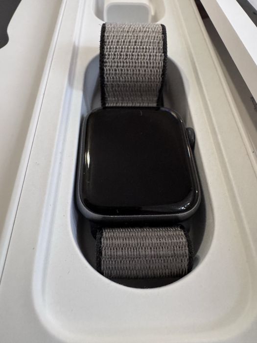 Apple Watch 5 Space Grey 44mm