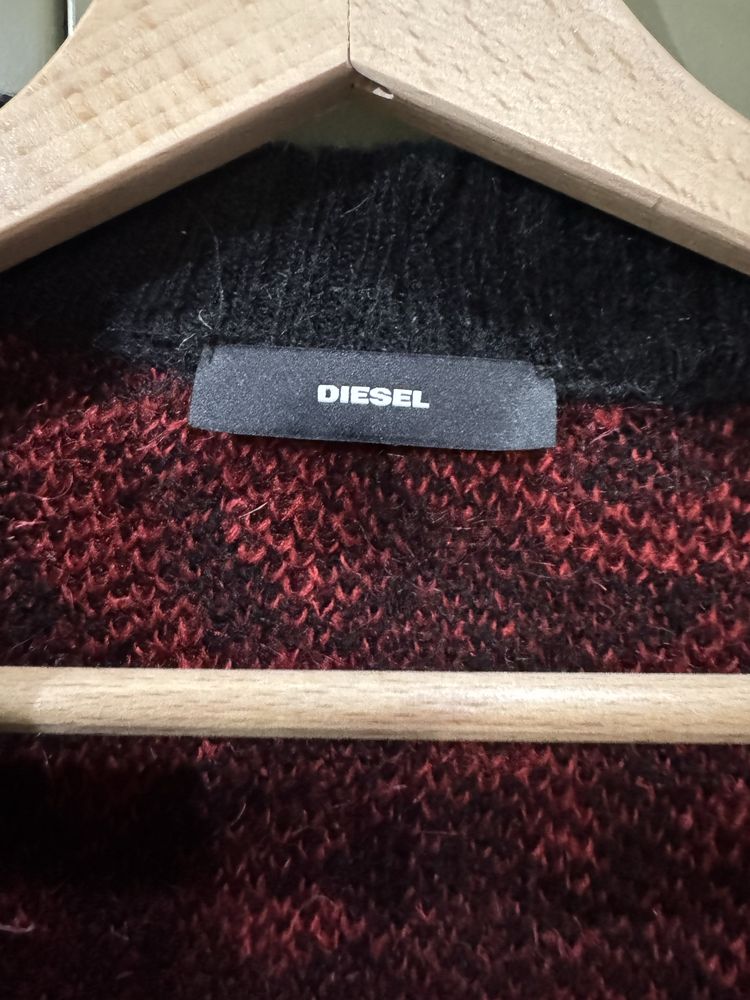 Sweter Diesel w oryginalny wzór