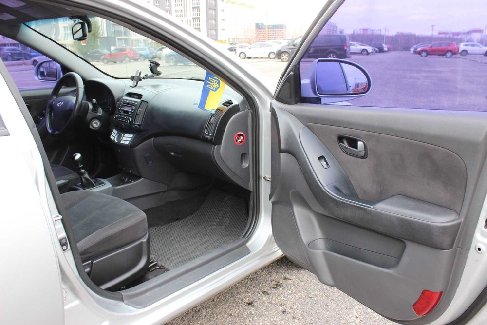 Hyundai Elantra 2008 року