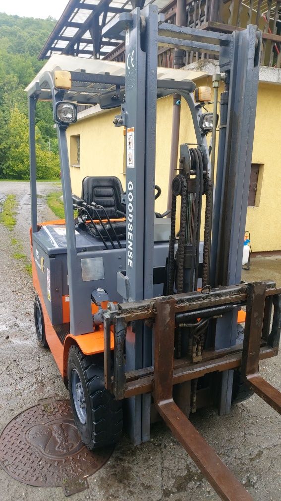 Wózek widłowy elektryczny 1.5t. Wolny skok,Przesuw boczny 2011rok