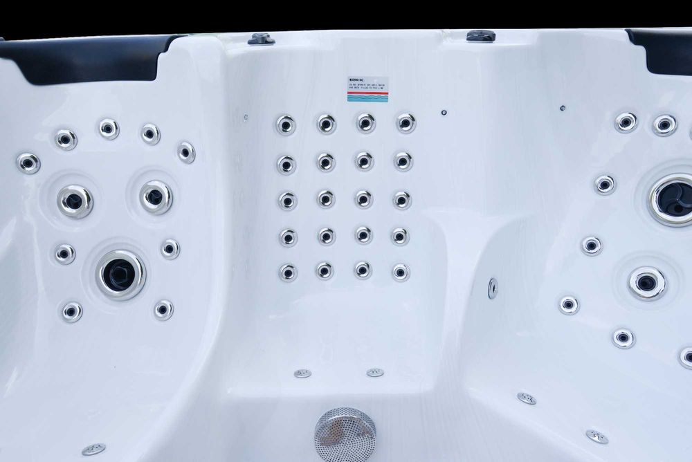 Basen spa z przeciwprądami + wanna z hydromasażem MADAGASKAR