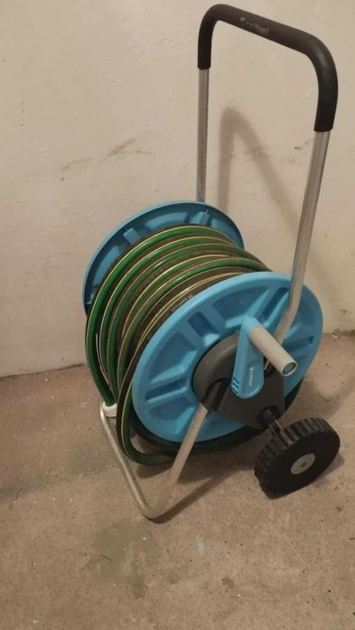 Wąż ogrodowy na wózku