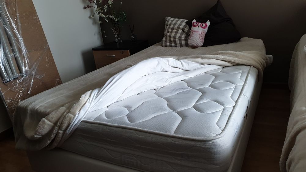 Cama Summier + colchão - Elevada qualidade