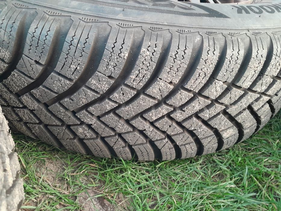 Oryg. koła 195/65/15 5x112 Golf V opony zima 22r.