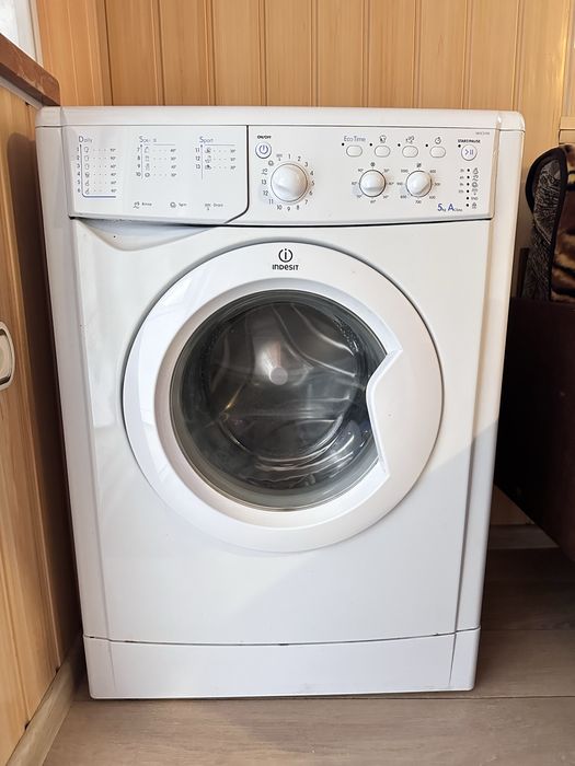 Пральна машинка Indesit