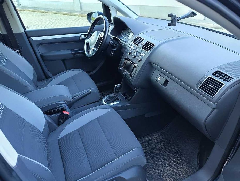 Touran 2.0 Diesel DSG automat 7osób Zarejestrowany Panorama Navi HAK