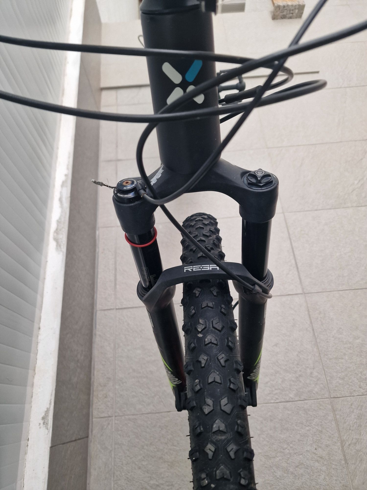 Bicicleta btt em carbono