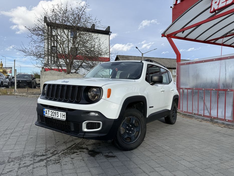 Білий Jeep Renegade Sport 2016 року