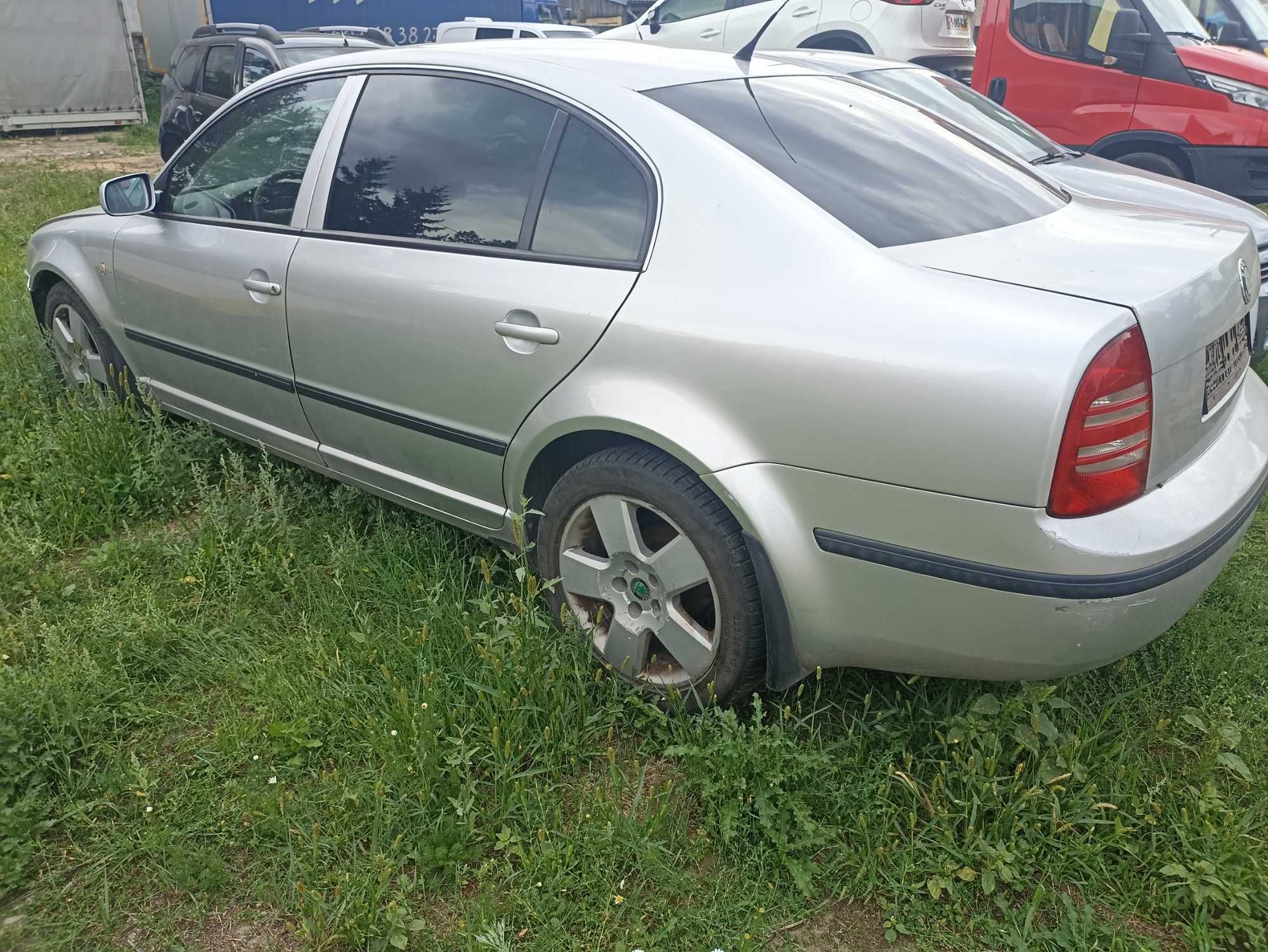 skoda superb I maska klapa silnika  9102