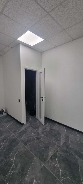 Здається приміщення. Центр.