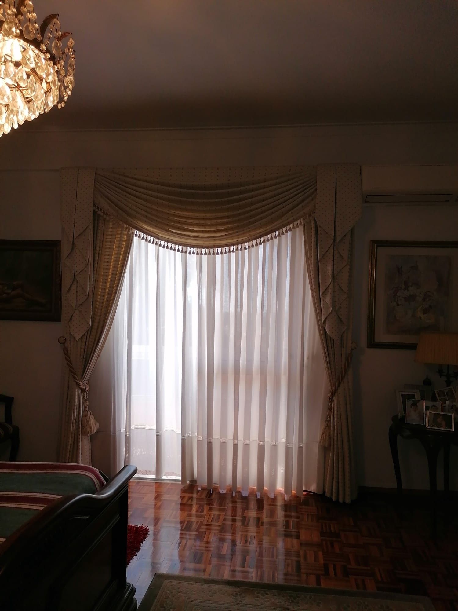 Cortinados e colcha de quarto